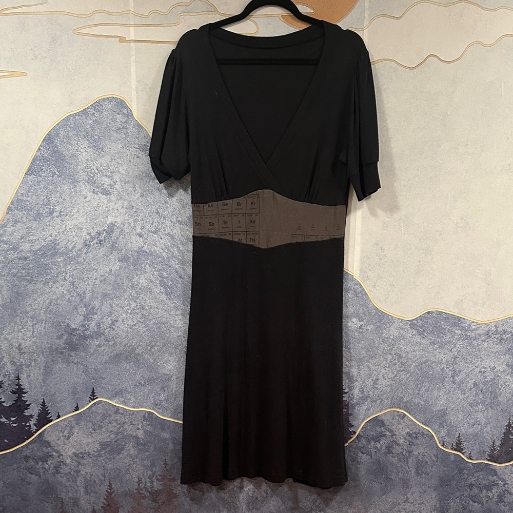 Chic Black and Gray Midi Dress